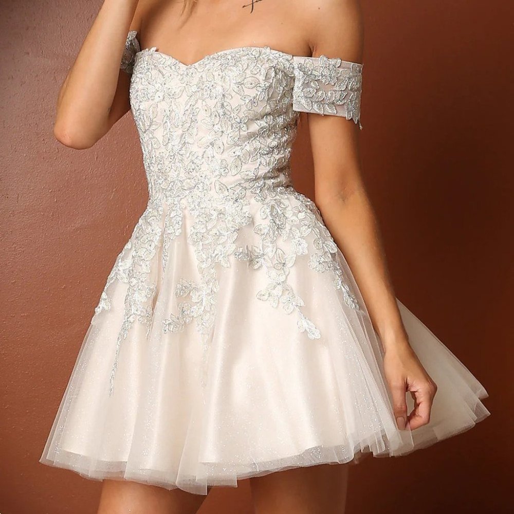 NEVERWORN - New PromGirl Off-the-Shoulder Short White Homecoming Dress Size 14